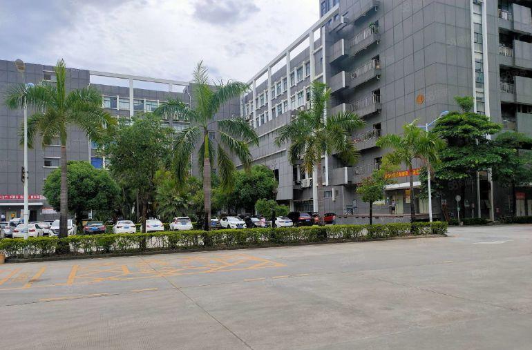 光明龙大高速出口1600平厂房可分租 红本厂房带装修仓库出租