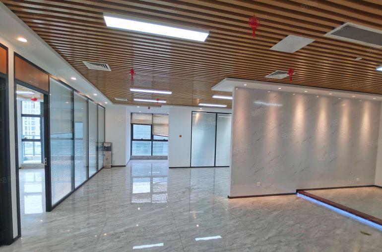 免租6个月，光明凤凰城地铁口全新精装修研发厂房377平