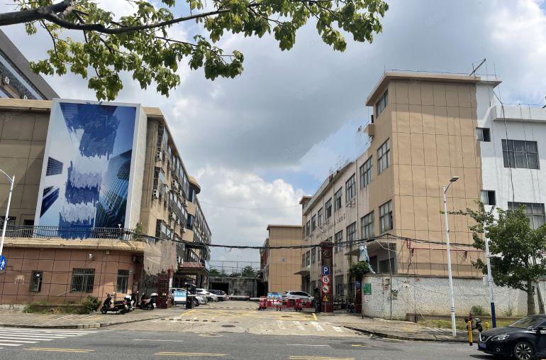 光明公明甲子塘原房东厂房全新外墙4栋3层楼高近高速口地铁口