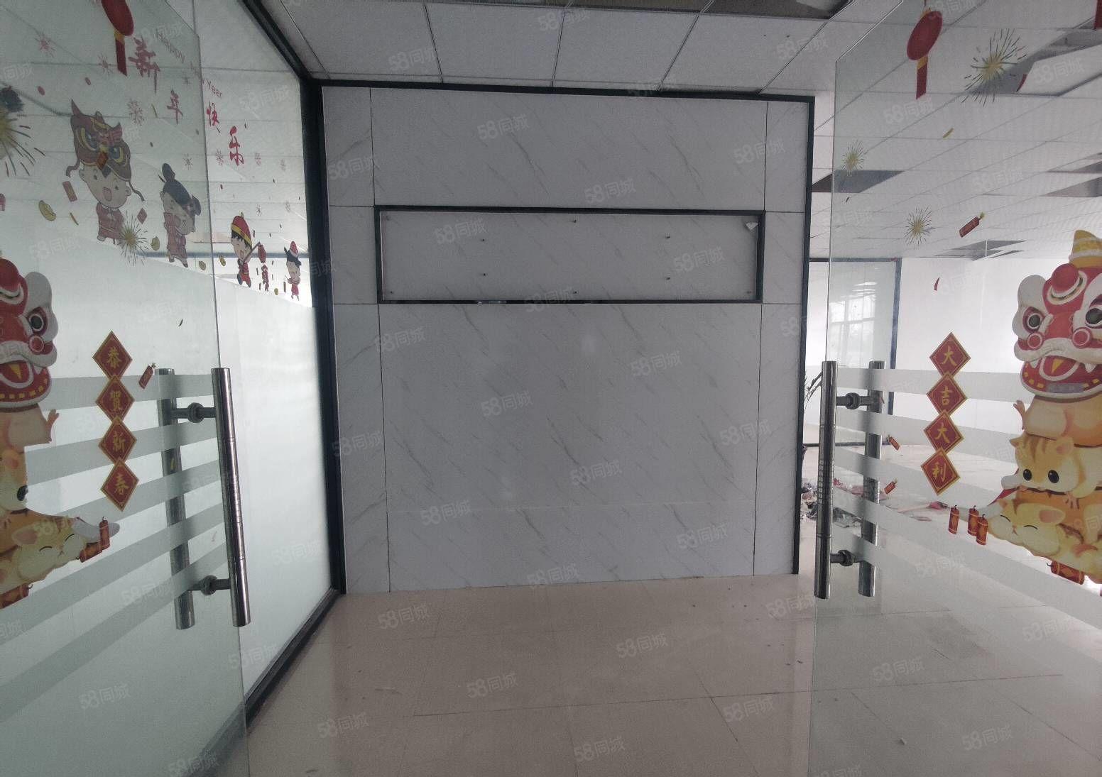 光明新空出大型工业园楼上带精装修厂房1200平，现成装修