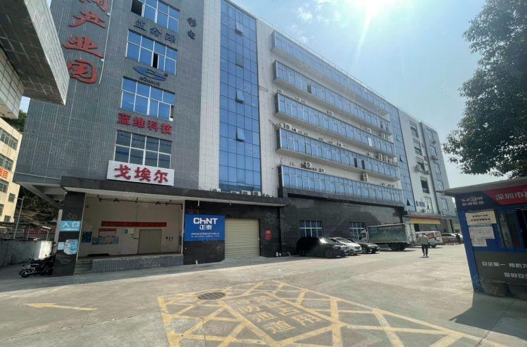 光明凤凰城高新科技园区楼上1580平带装修厂房出租