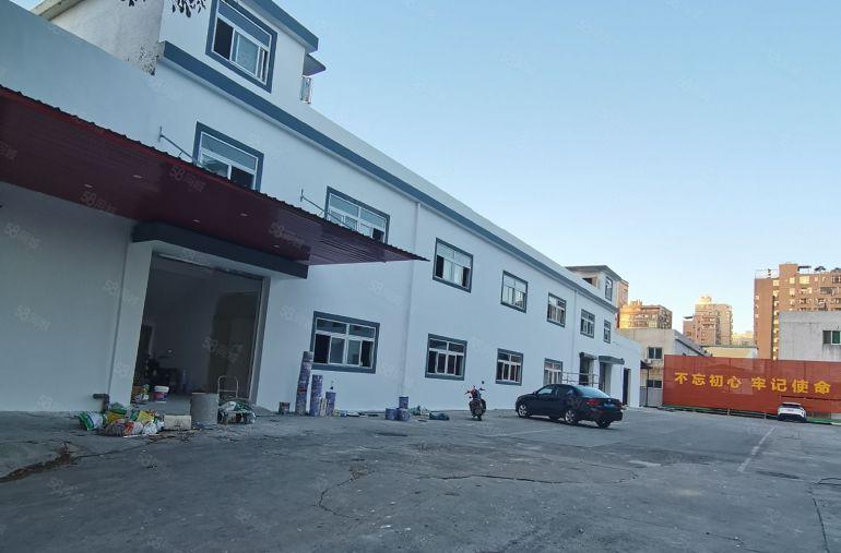 光明独院厂房出租，公明独门独院厂房全新翻新带大院子厂房出租