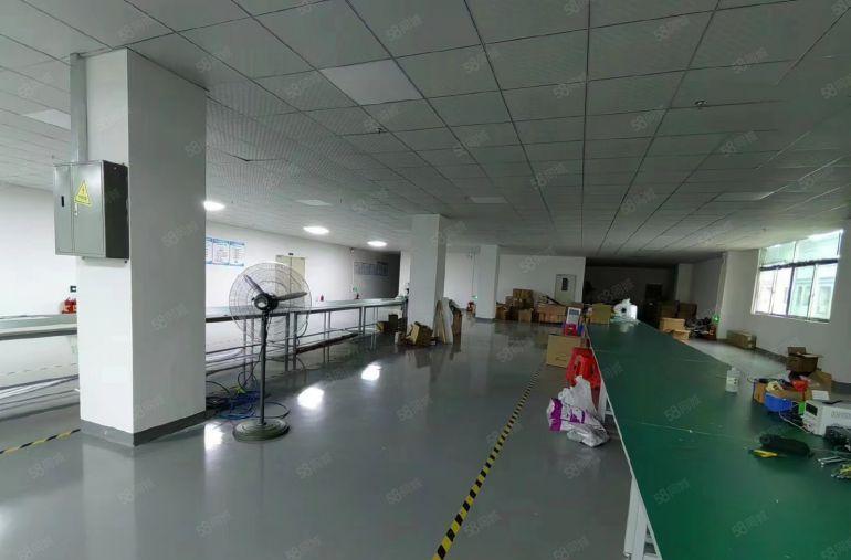 公明蒋石原房东厂房出租2080平，车间干净明亮，分400平