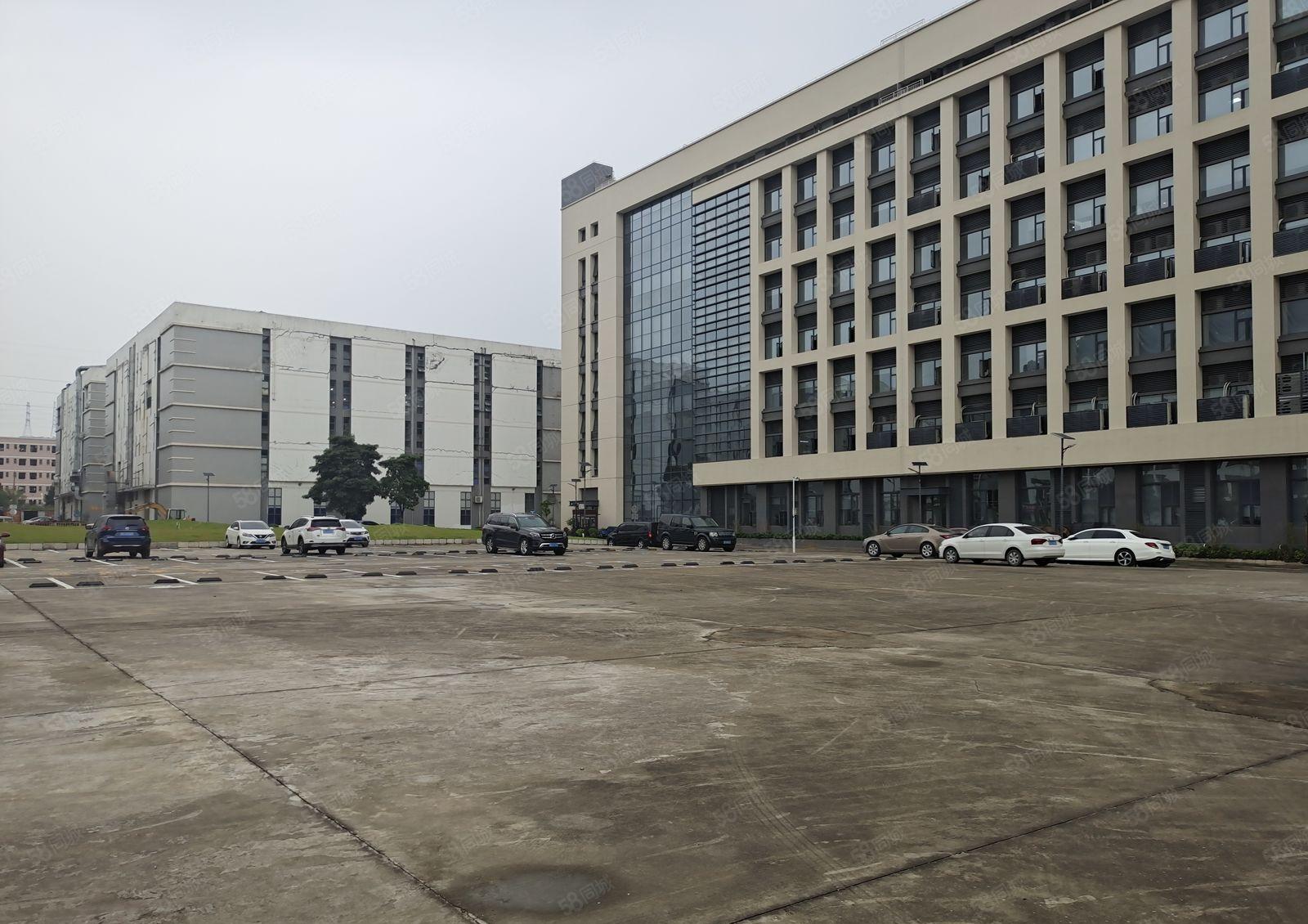 光明无尘车间1300平厂房出租，现成精装办公室，无转让费