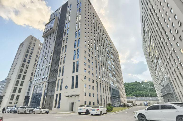 光明厂房出租2000平方300平起分豪华装修办公室水电齐全