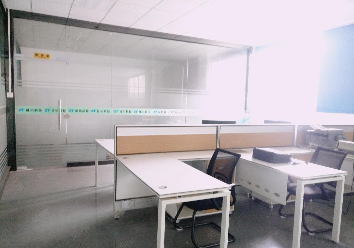 公明楼村新星工业园厂房出租，2楼800平精装修，现成吊机口