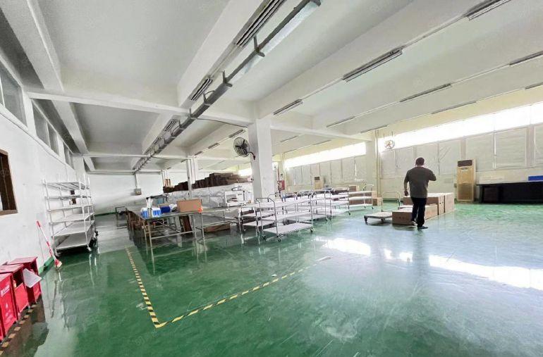 公明田寮高速出口大型园区楼上整层精装修厂房3000平方招租