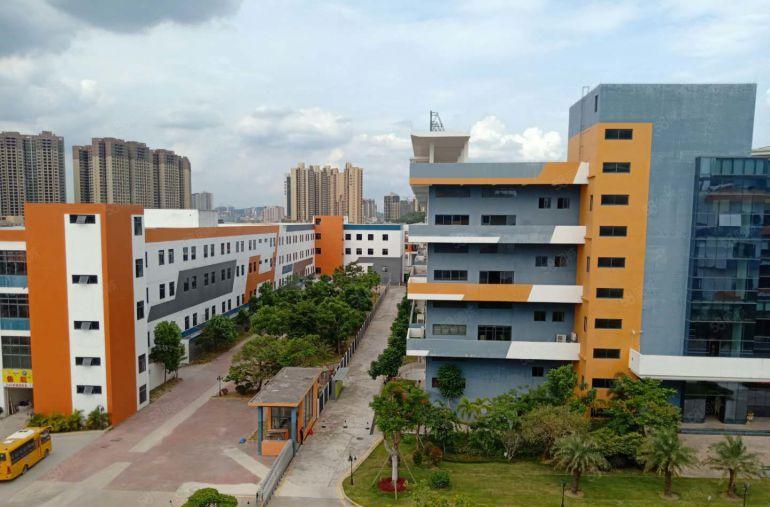 合同十年光明甲子塘新出独门独院8000平红本厂房出租！