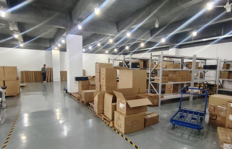 光明长圳地铁口全新豪华装修3000平原房东厂房出租使用率9成