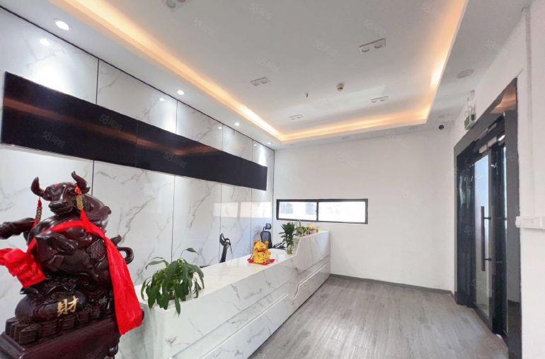 公明蒋石跟玉路边上大型园区原房东3楼整层1500平带豪华装修