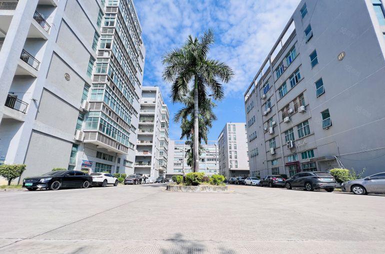 光明地铁口！原房东工业园3005000平精装修厂房仓库出租