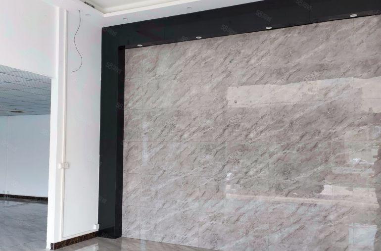 公明上村一楼3200平方厂房业主直租，首月租金减百分之10