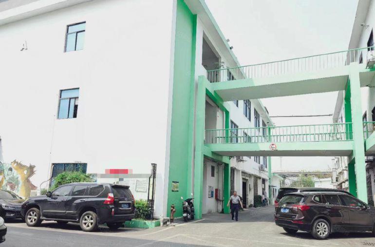 公明红星大型园区厂房（800平，一整层，大车进出方便）好招工