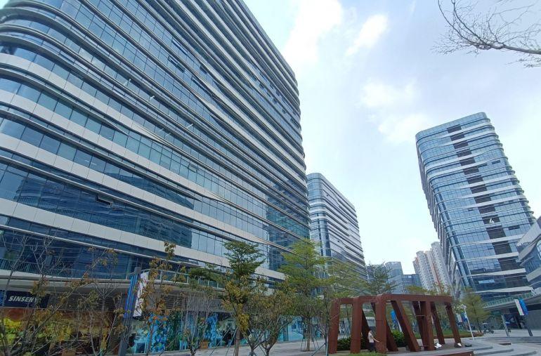 深圳公明高新区楼上2000平精装修办公电商厂房出租200起租