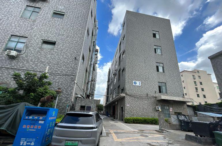 光明楼村地铁口工业园三楼800平带装修厂房出租