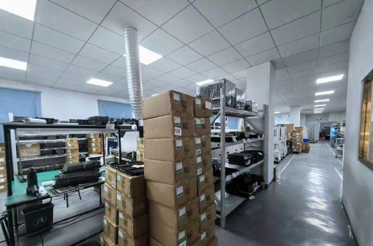 公明东坑原CNC厂出租一楼980平高5.3米，独栋厂房空地大