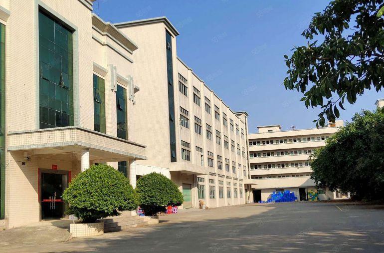 10年合同独门独院出租光明红本厂房出租8千平原房东厂房出租