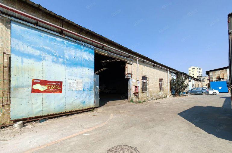 光明楼村22元钢构厂房1200平出租，5年合同，可进大车