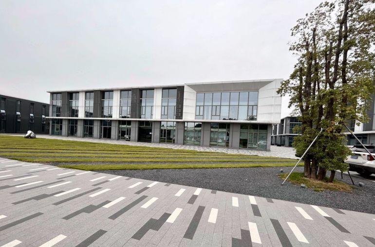 光明地铁口3000平独门独院精装修办公研发电商仓库厂房出租