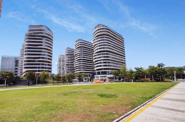 免租12个月，光明全新红本精装修研发厂房6万平，150平起租