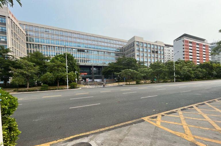 低价出租光明大道红本精装修厂房650平，地铁口200米