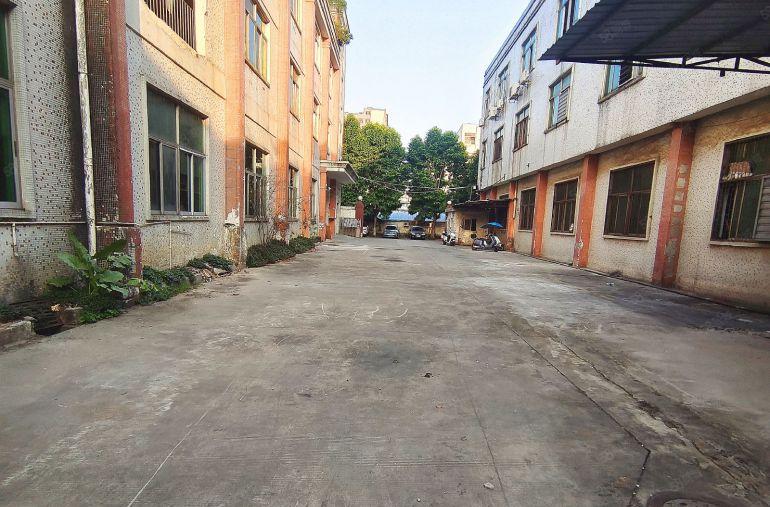 （大小分租）光明西田原房东独院红本厂房4500平，300平起