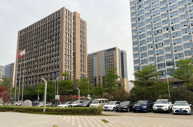 公明广场地铁站原房东精装背山看水1500平 红本