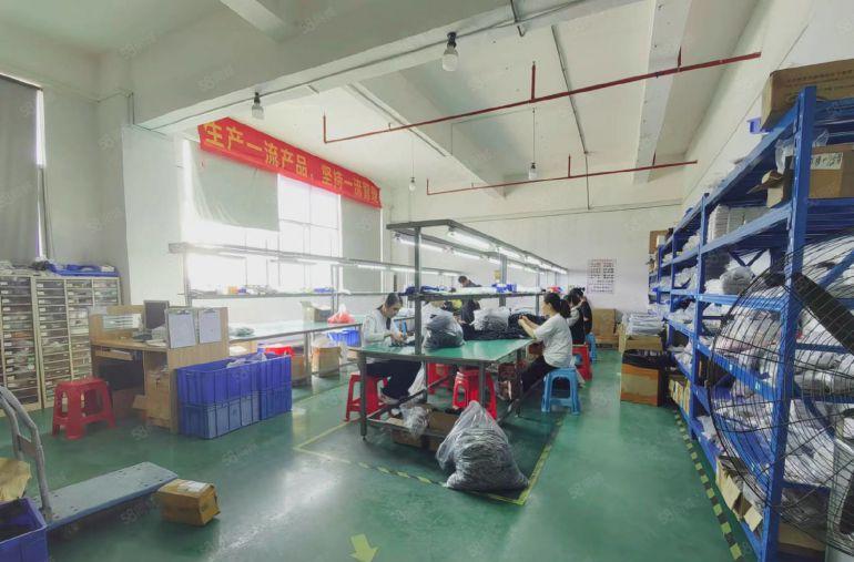 公明上村重工业厂房出租750平园区形象好，停车免费，好招工