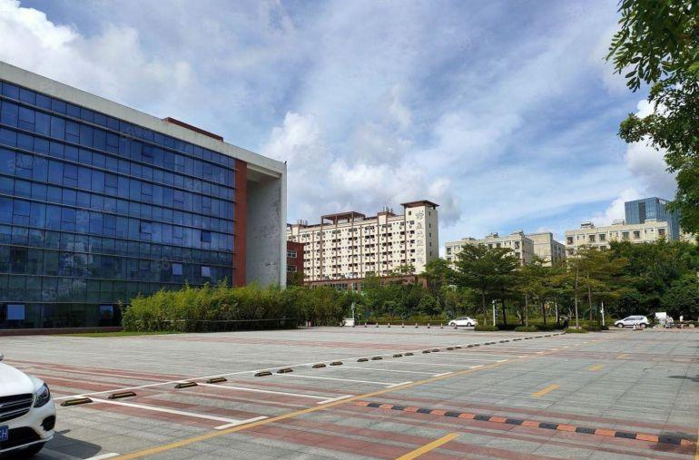 光明长兴科技园旁原房东总面积8000平红本厂房可分租低价出租