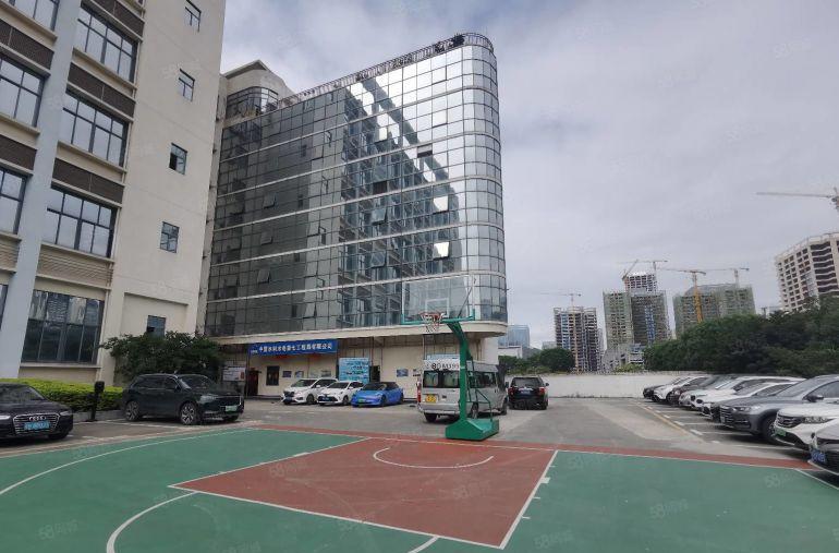 光明凤凰城地铁站附近三楼整层1400平两部客梯一部两吨货梯