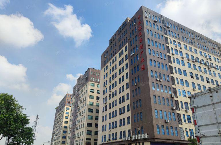 光明区合水口地铁站附近一楼重工业厂房1750平出租现成行车