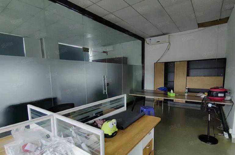 公明上村大马路边上新出（700平重工业厂房，带装修）好招工