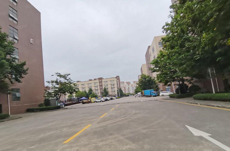 光明李松蓢原房东独院1~4层6000平厂房出租,园区超大空地