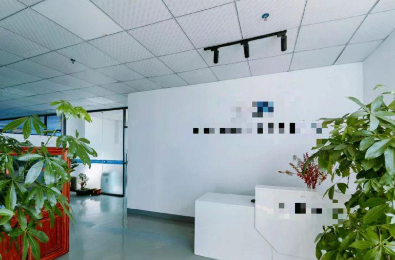 公明原房东厂房出租850平带大气前台精装办公室，3吨大货梯