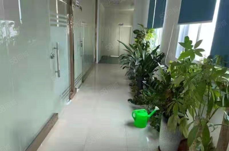 公明地铁站附近新出楼上850平厂房出租。