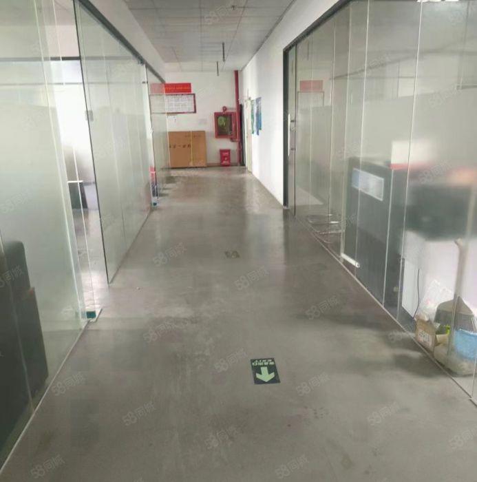 光明凤凰街道松柏路边，大型工业园区，楼上12元厂房招租