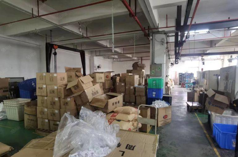 公明西田原注塑厂房出租（880平，带行车，吊机口，价格便宜）