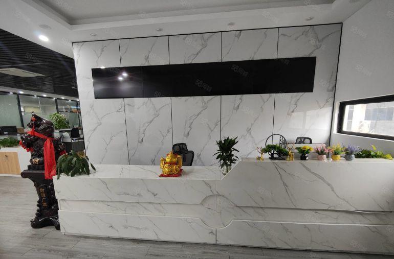 光明南光高速出口，新出楼上精装厂房1580平，带无尘车间