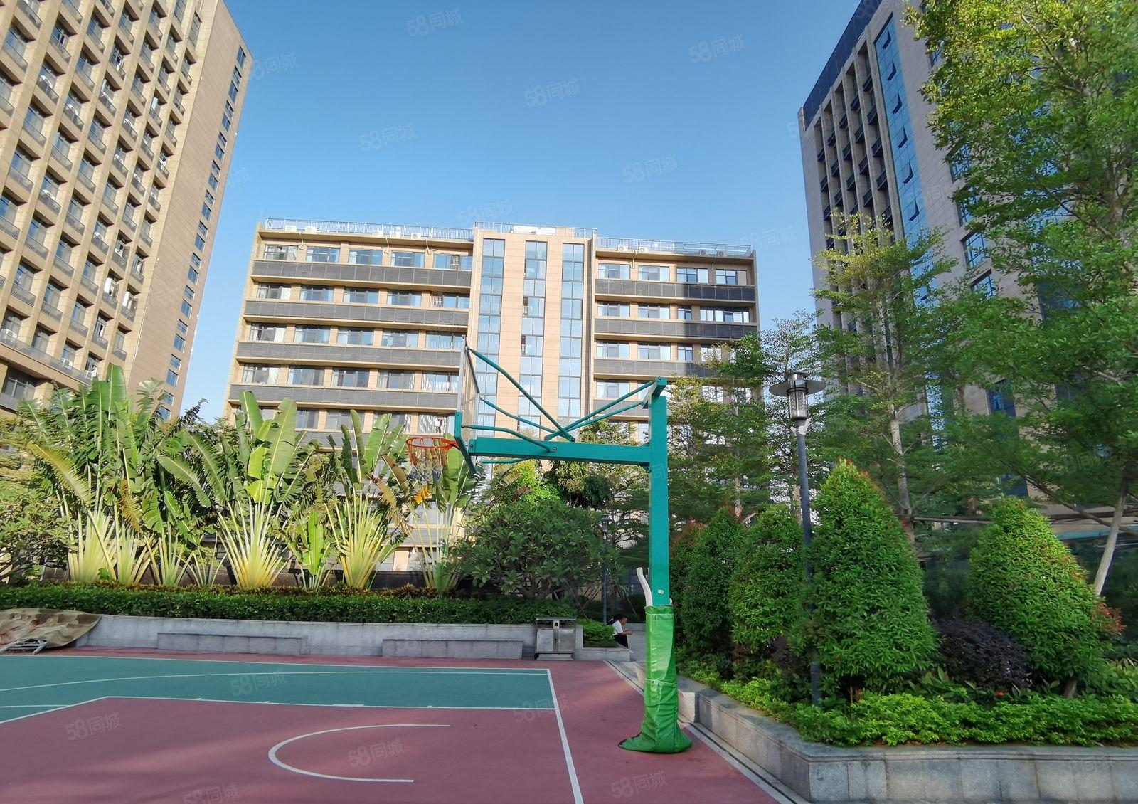 光明凤凰城地铁口厂房50平起租带货梯，可做仓库办公，小加工