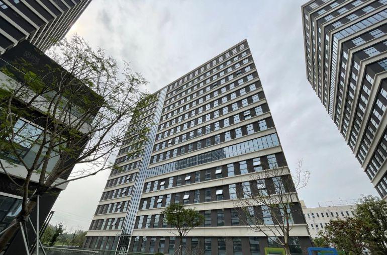 光明高端生产研发厂房出租，房东直租大小面积可分割配宿舍饭堂