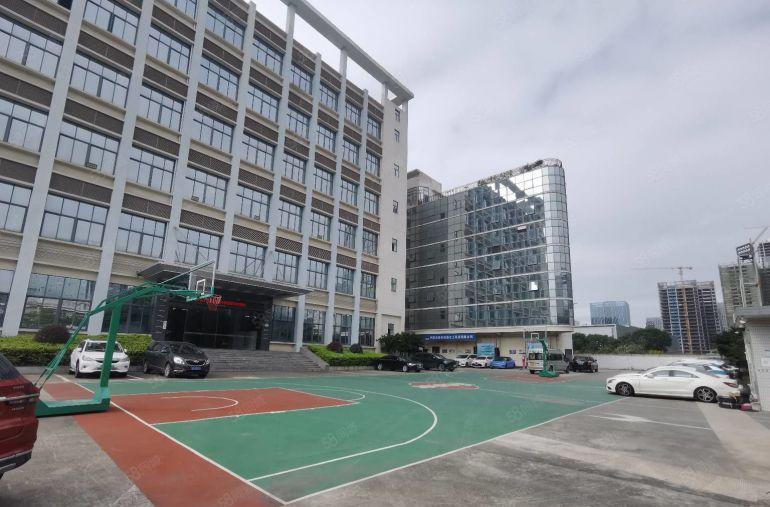 光明凤凰城地铁站附近三楼整层1400平两部客梯一部两吨货梯