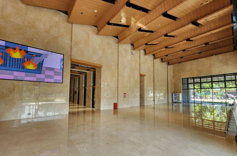 光明国资委地铁口免租6个月医疗器械红本精装修厂房办公低价出租