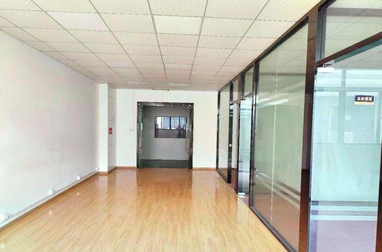 光明原房东楼上1580平米精装修厂房出租