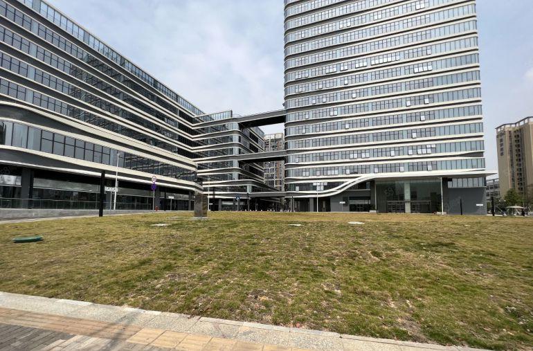 有补贴 光明国企红本厂房1500平方出租形象好带卸货平台喷淋