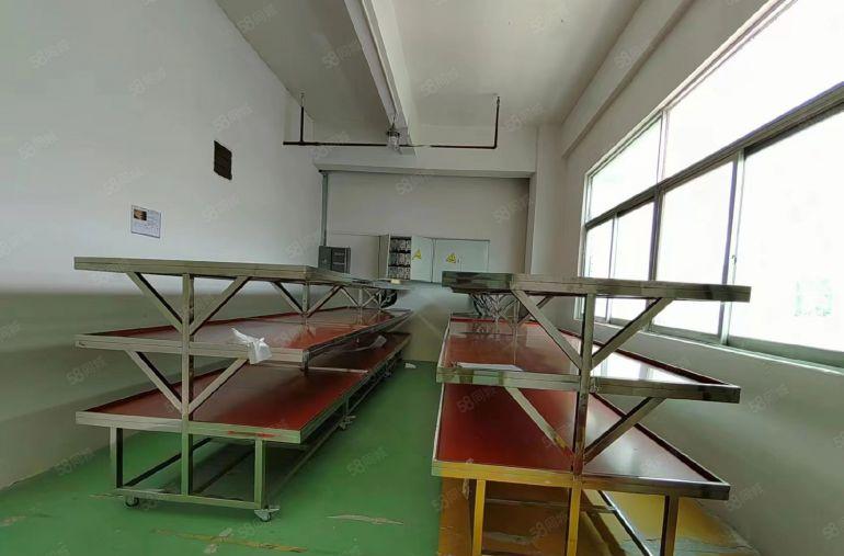 公明蒋石原房东厂房出租2080平，车间干净明亮，分400平