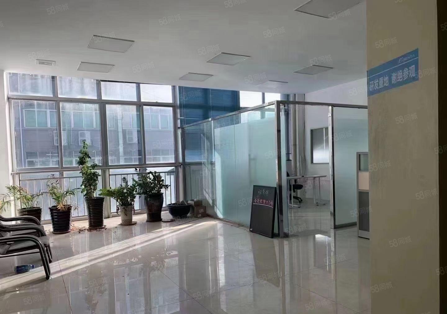 公明红本大型园区二楼1800平 价格含税 带前台办公室精装修