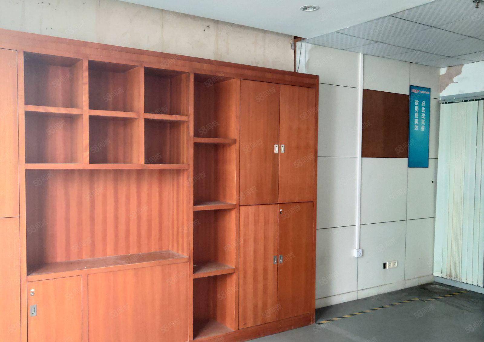 公明北环大道旁独栋1~2楼共5000平，高度6米，空地超大