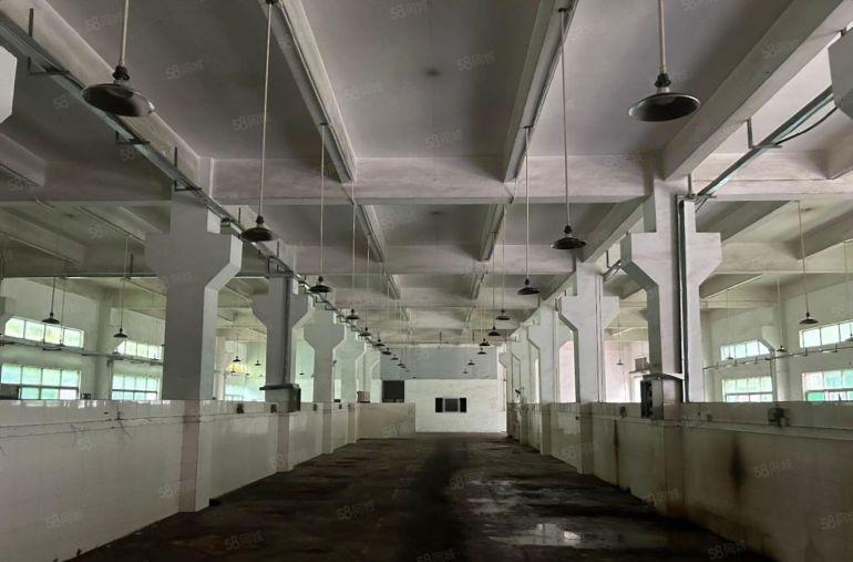 光明长圳原房东厂房一二楼共6000平，建筑面积出租，高度6米