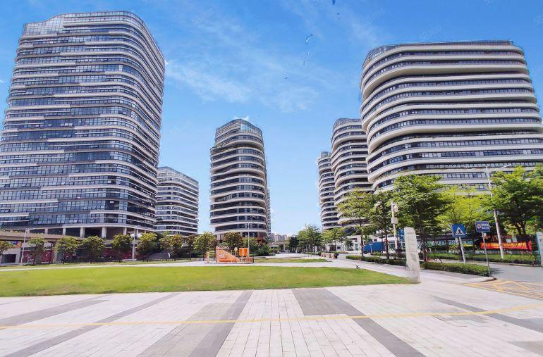 免租12个月，光明全新红本精装修研发厂房6万平，150平起租