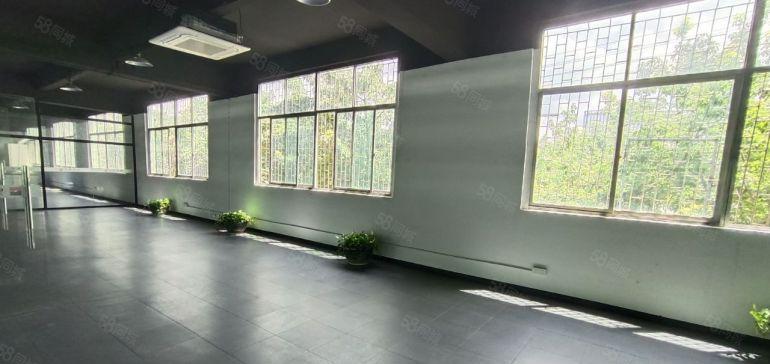 东坑马路边原房东厂房出租1300平，带停车场 带办公室精装修